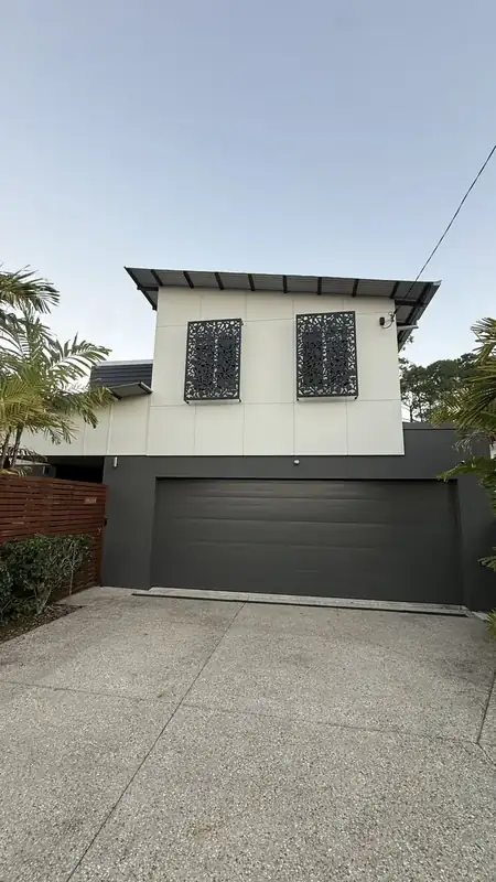 Modern two-tone exterior
