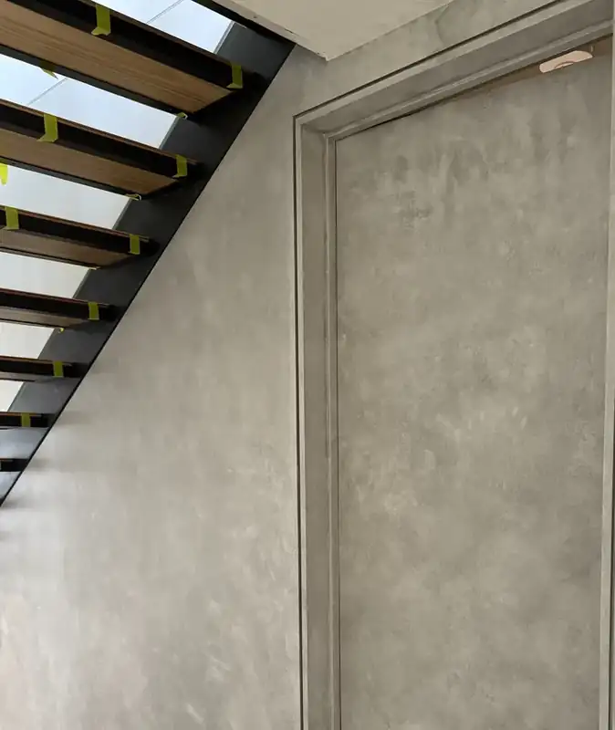 Concrete-look walls and door